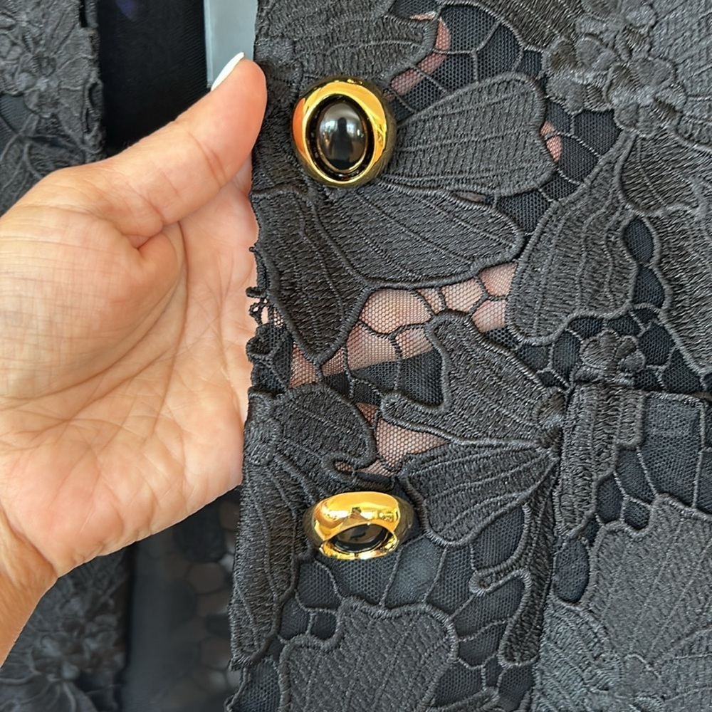 St. John Women's Classic-Collar Guipure-Lace Jacket - Picture 7 of 9